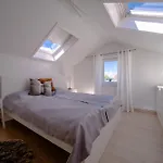 Aurora Schaar 1, 120qm, Wifi, Maisonette, Modern,2 Schlafzimmer, 1 Wohnzimmer דירה