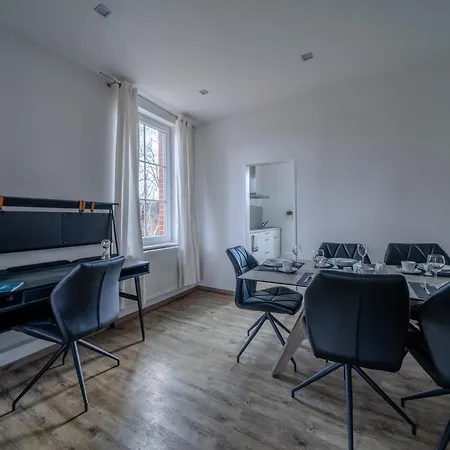 Aurora Schaar 1, 120qm, WiFi, Maisonette, Modern,2 Schlafzimmer, 1 Wohnzimmer Apartment *