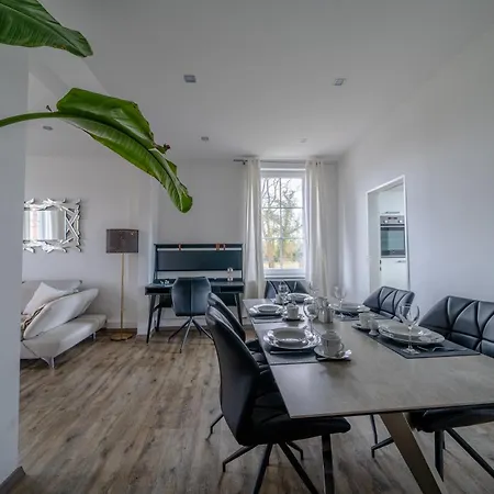 Aurora Schaar 1, 120qm, WiFi, Maisonette, Modern,2 Schlafzimmer, 1 Wohnzimmer