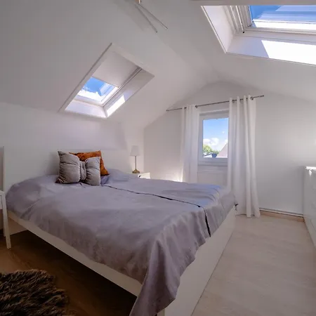 Aurora Schaar 1, 120qm, WiFi, Maisonette, Modern,2 Schlafzimmer, 1 Wohnzimmer Apartment