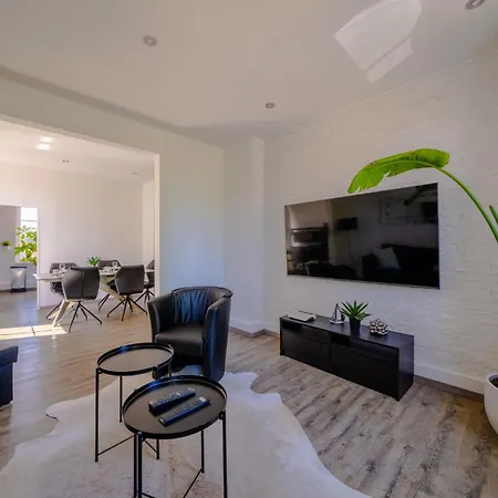 Apartman Aurora Schaar 1, 120qm, Wifi, Maisonette, Modern,2 Schlafzimmer, 1 Wohnzimmer *