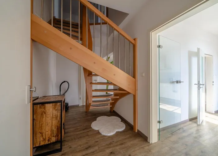 Appartement Aurora Schaar 1, 120qm, Wifi, Maisonette, Modern,2 Schlafzimmer, 1 Wohnzimmer Wilhelmshaven