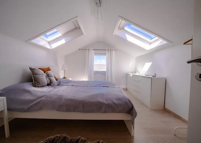 Aurora Schaar 1, 120qm, Wifi, Maisonette, Modern,2 Schlafzimmer, 1 Wohnzimmer