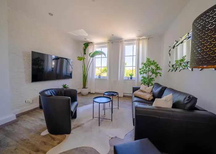 Aurora Schaar 1, 120qm, Wifi, Maisonette, Modern,2 Schlafzimmer, 1 Wohnzimmer *